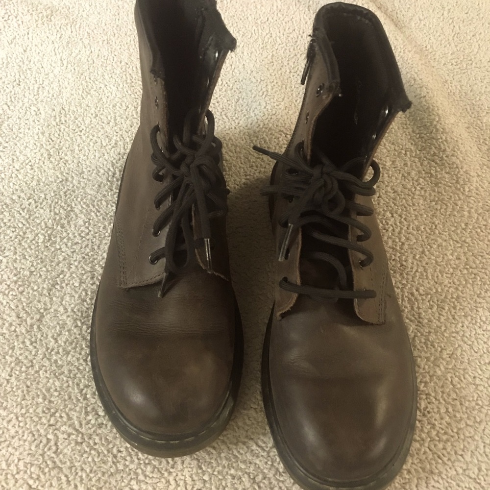 Dr Martens Delaney Boots size 8 womens, VGC